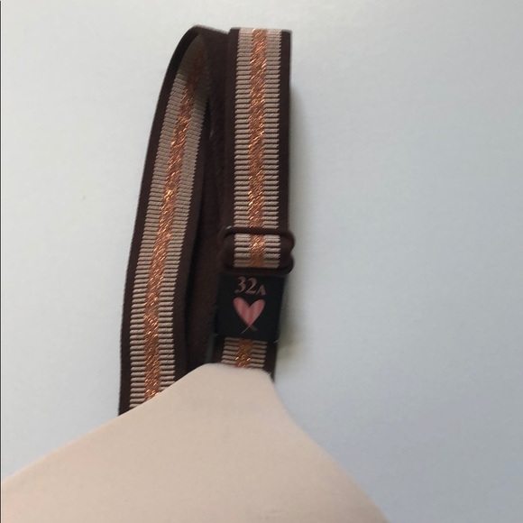 NWT Victoria Secret wireless Bra 32A - Picture 2 of 3